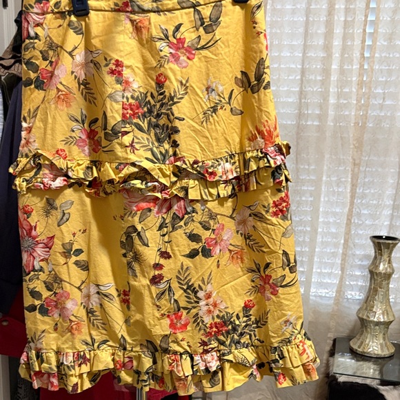 Floral Yellow Ruffle Top - Picture 4 of 5